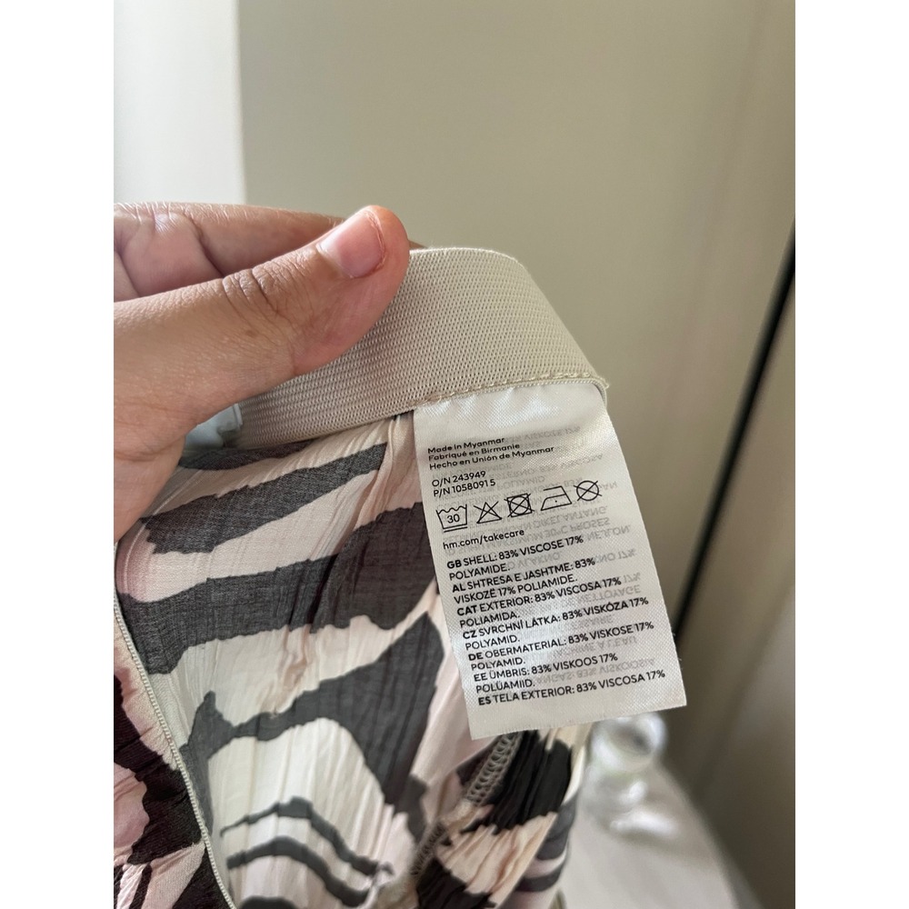 H&M Black and White Zebra Print Flare Pants - Picture 8 of 8